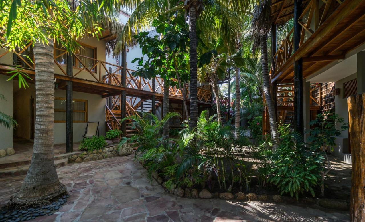 Las Olas Mancora Exterior photo