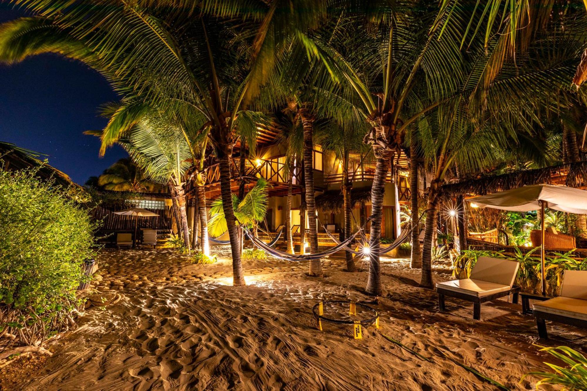 Las Olas Mancora Exterior photo