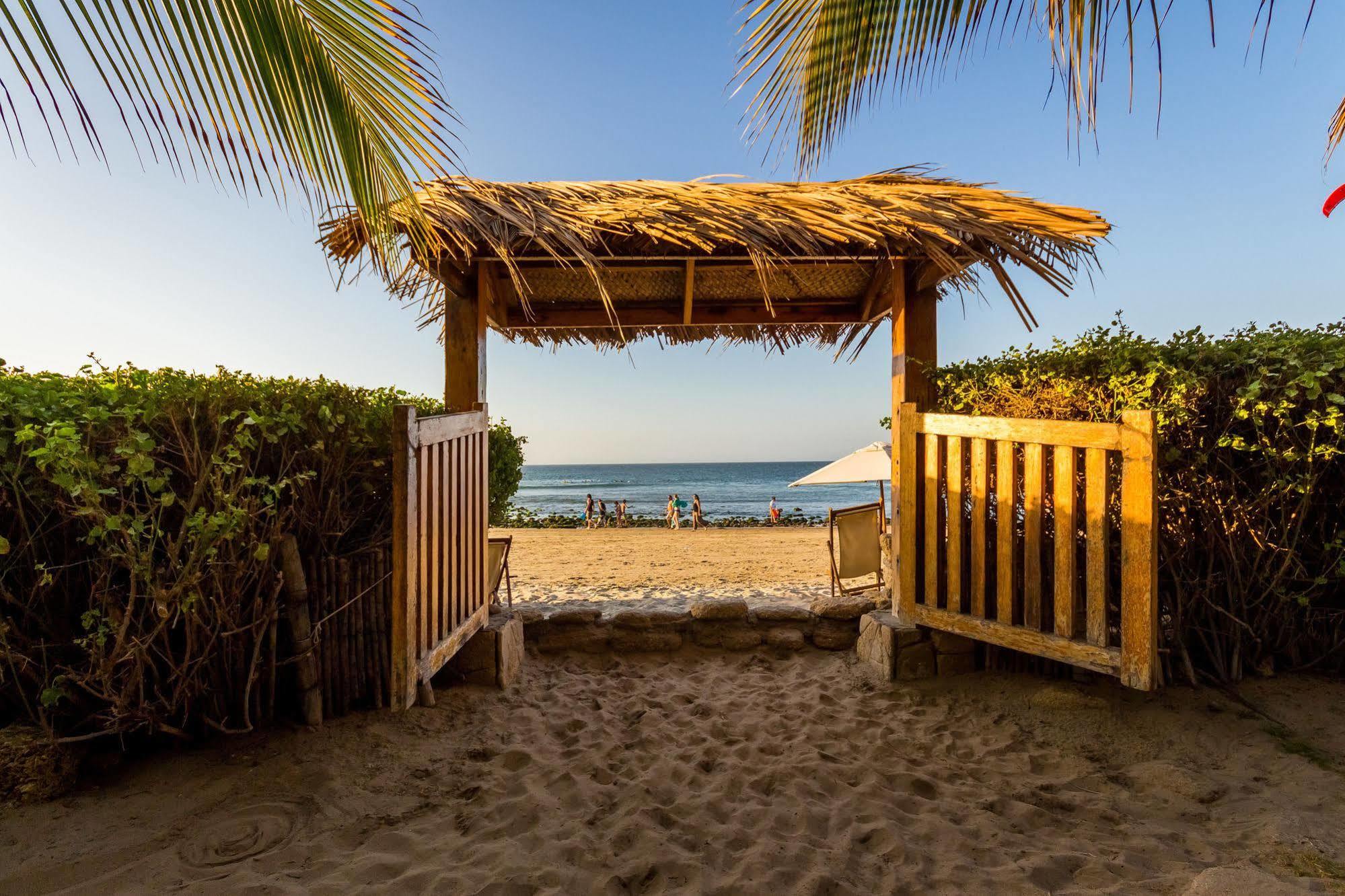 Las Olas Mancora Exterior photo